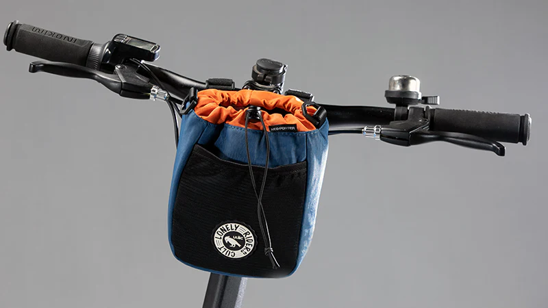 Смотреть видеообзор Сумка для велосипеда Ulac C-Hold+ Bicycle Feed Bag Grey