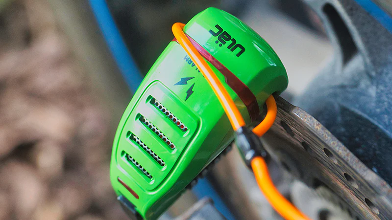 Смотреть видеообзор Велосипедный замок Ulac Air Alarm Combo Disc Lock Green